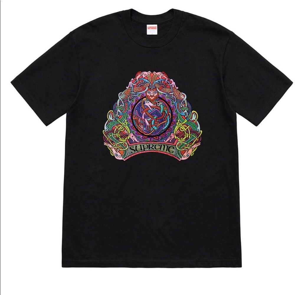 Supreme knot tee